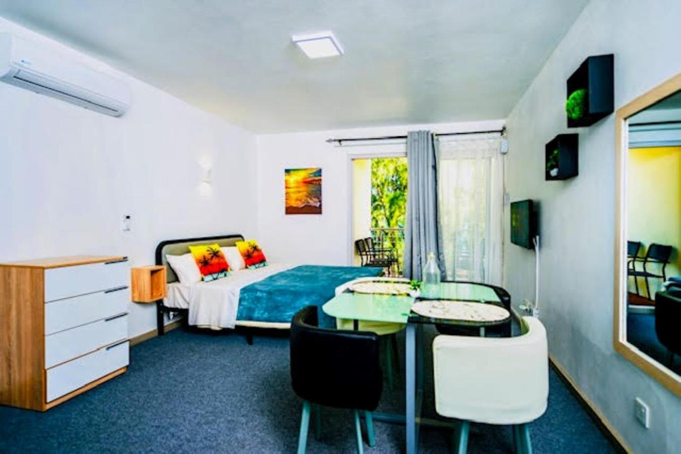 C-View Apartments Flic-en-Flacq 外观 照片