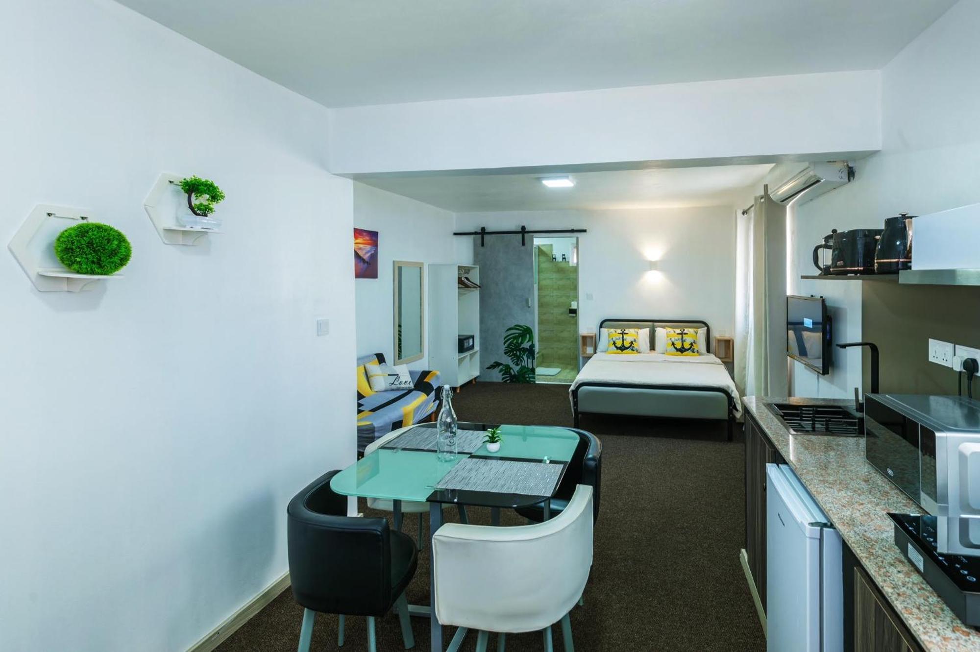 C-View Apartments Flic-en-Flacq 外观 照片
